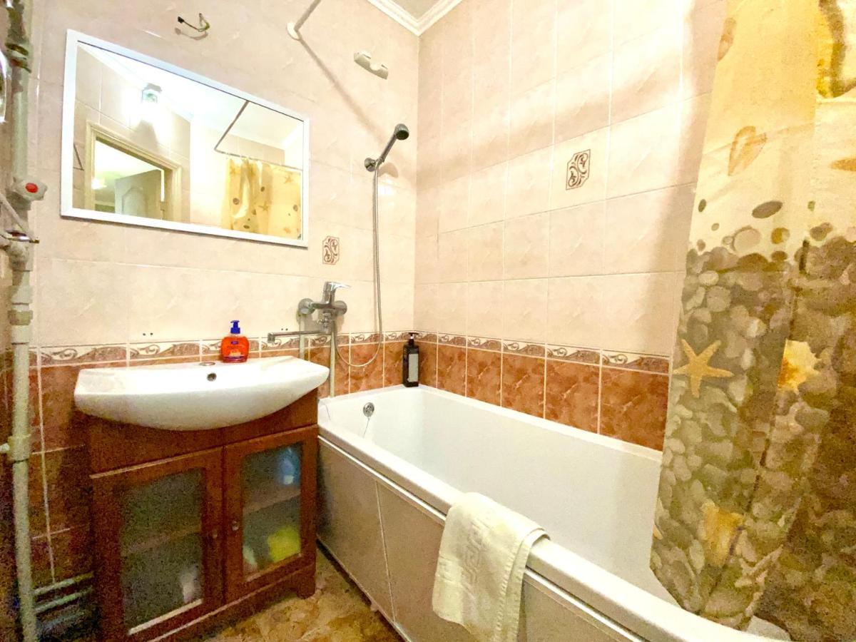 Apartpoltava: Spacious Central Apartment with Business Amenities Exterior photo